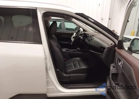 2021 Nissan Rogue Sv Intelligent Awd z USA, uszkodzony, nr VIN 5N1AT3BB9MC843559